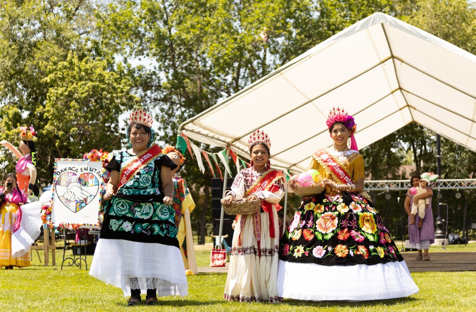 Festival vendors and guests at La Guelaguetza