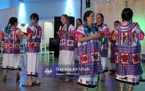 Desfile de Moda 2025, fotografía 330 del archivo de eventos de Oaxaca en Utah